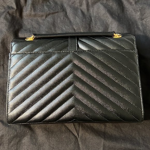 Saint Laurent Medium Envelope bag in Black - Picture 2 of 6
